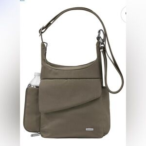 Travelon Anti-Theft Messenger Bag In Preloved Condition!